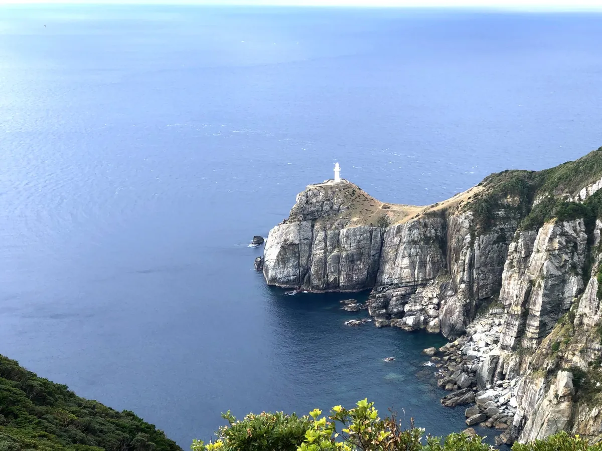 五島の断崖と灯台